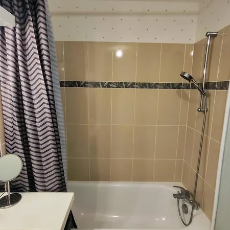 Le Salluste Cosy T2 With Balcony In Appartamento *