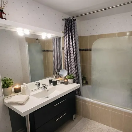 Daire Le Salluste T2 Cosy With Balcony In