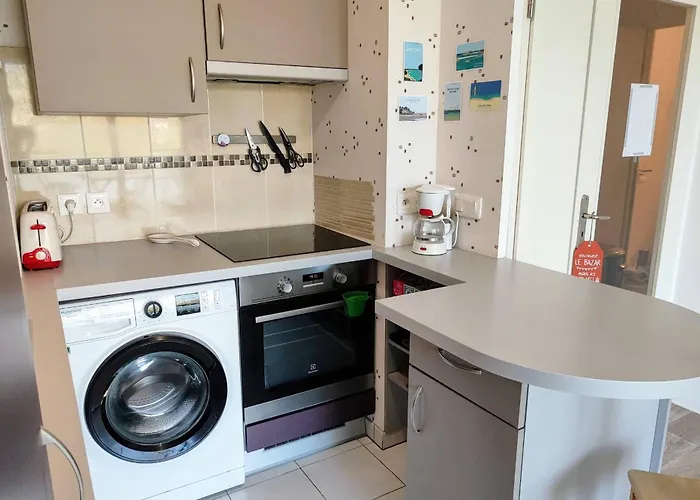 Le Salluste Cosy T2 With Balcony In